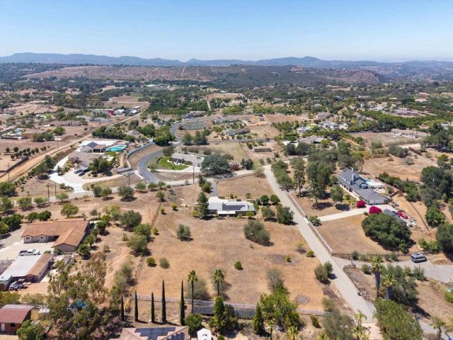 13734 W Oak Glen Rd, Valley Center, CA 92082