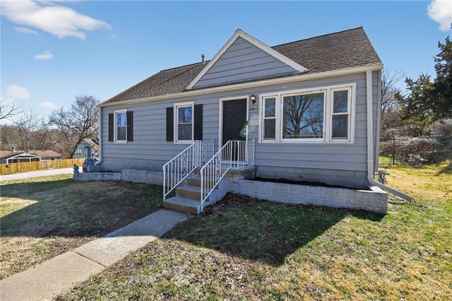 8911 E 29th Street, Kansas City, MO 64129