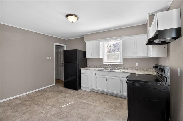 8911 E 29th Street, Kansas City, MO 64129