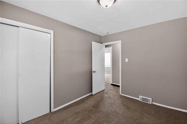 8911 E 29th Street, Kansas City, MO 64129