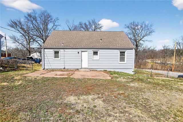 8911 E 29th Street, Kansas City, MO 64129