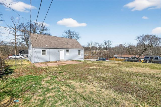 8911 E 29th Street, Kansas City, MO 64129