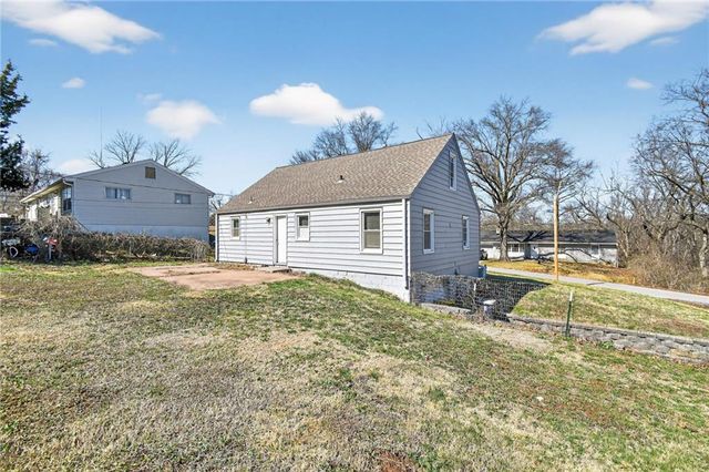 8911 E 29th Street, Kansas City, MO 64129