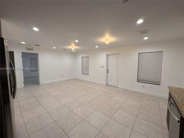 605 NW 3rd Ave A-B, Hallandale Beach, FL 33009