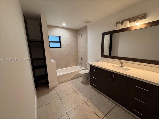 605 NW 3rd Ave A-B, Hallandale Beach, FL 33009