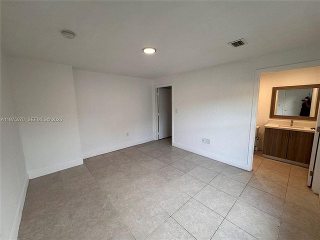 605 NW 3rd Ave A-B, Hallandale Beach, FL 33009