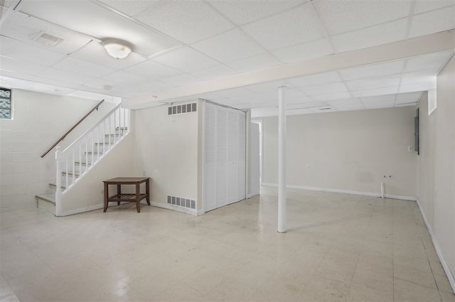 423 S Maple Avenue, Royal Oak, MI 48067