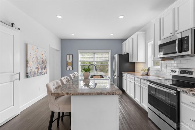 3647 Woodford Road, Cincinnati, OH 45213