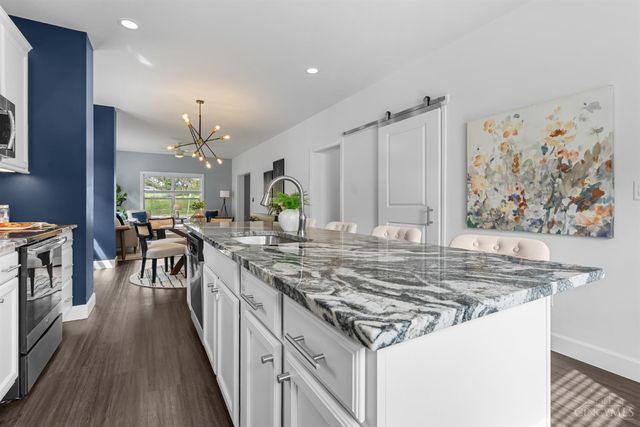 3647 Woodford Road, Cincinnati, OH 45213