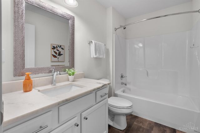 3647 Woodford Road, Cincinnati, OH 45213