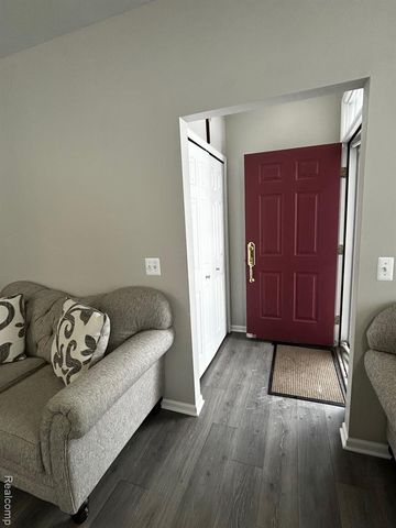 42808 Park Cresent Drive, Sterling Heights, MI 48313