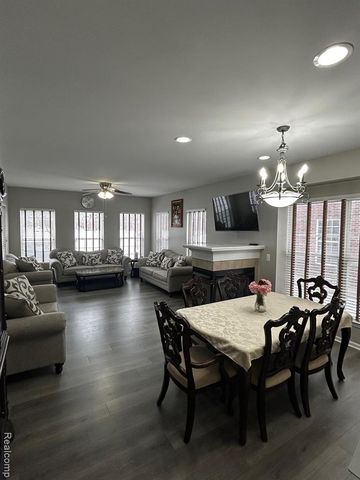 42808 Park Cresent Drive, Sterling Heights, MI 48313