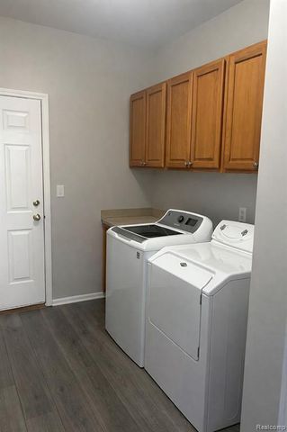 42808 Park Cresent Drive, Sterling Heights, MI 48313