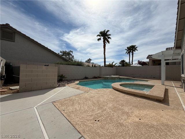 3207 Cambridge Hollows Court, Las Vegas, NV 89135