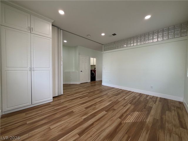 3207 Cambridge Hollows Court, Las Vegas, NV 89135