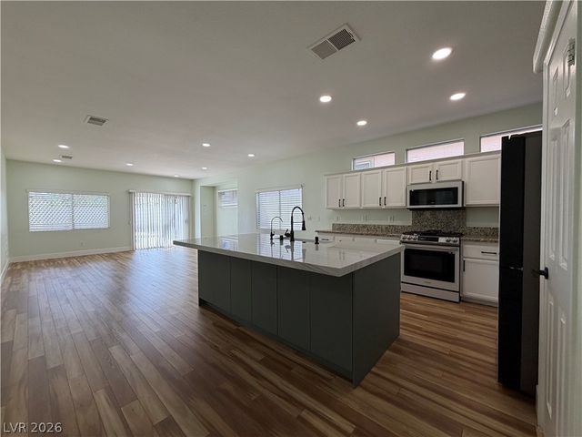 3207 Cambridge Hollows Court, Las Vegas, NV 89135