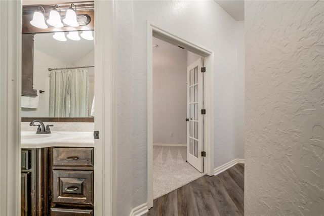 876 Crooked Oak Circle, Guthrie, OK 73044