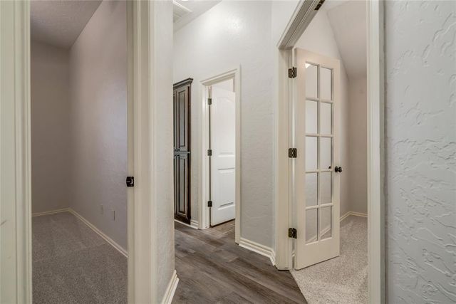 876 Crooked Oak Circle, Guthrie, OK 73044