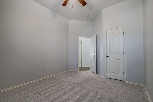 876 Crooked Oak Circle, Guthrie, OK 73044