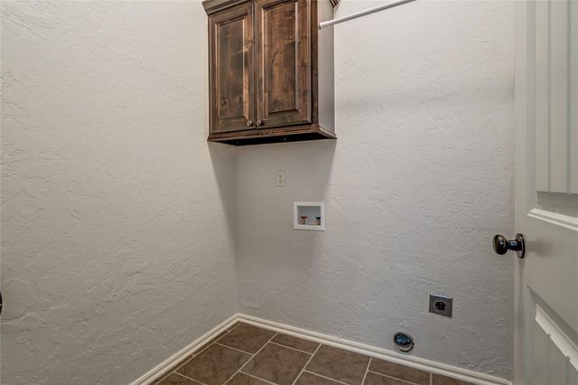 876 Crooked Oak Circle, Guthrie, OK 73044