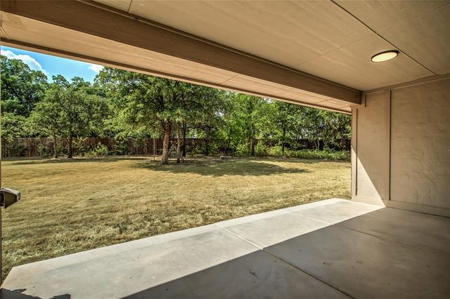 876 Crooked Oak Circle, Guthrie, OK 73044