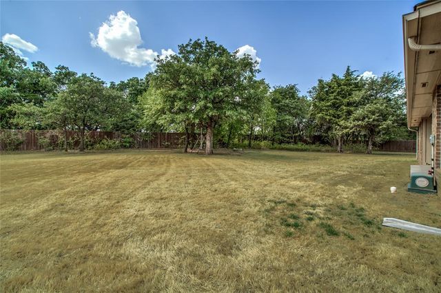 876 Crooked Oak Circle, Guthrie, OK 73044