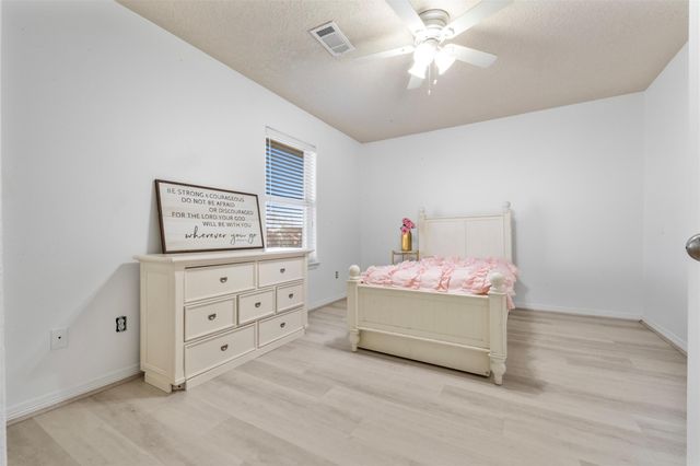 3226 Royal Palm Drive, Mont Belvieu, TX 77523