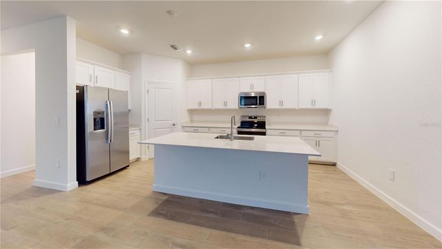 7913 LAKES EDGE LANE, Port Charlotte, FL 33981