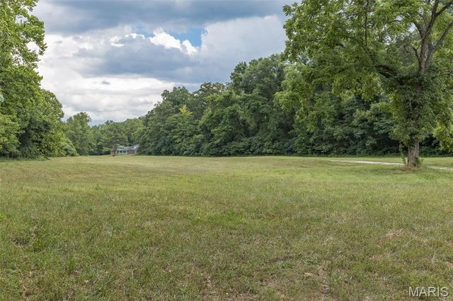 2540 Pfinister School Road, De Soto, MO 63020