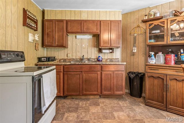 2540 Pfinister School Road, De Soto, MO 63020
