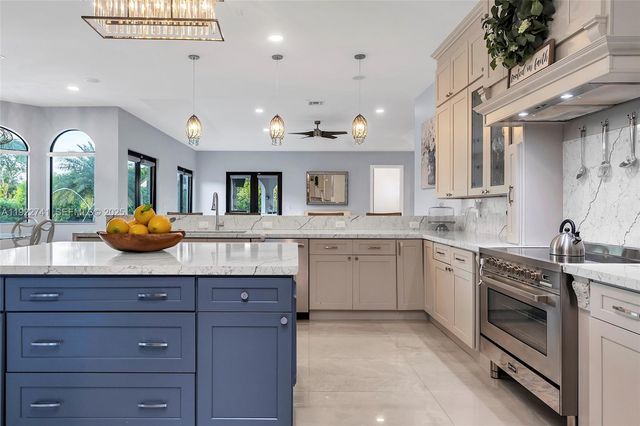 15701 SW 254th St, Homestead, FL 33031