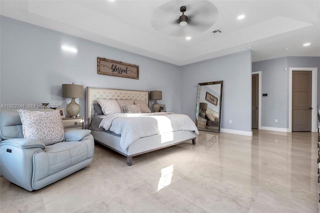 15701 SW 254th St, Homestead, FL 33031