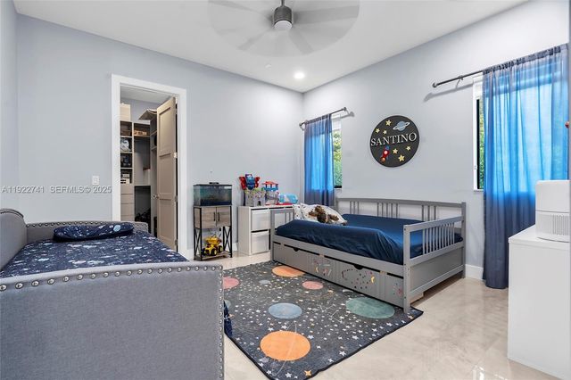 15701 SW 254th St, Homestead, FL 33031