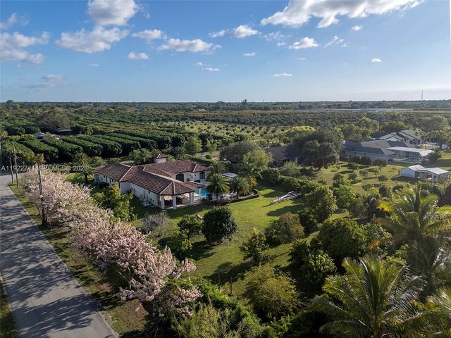 15701 SW 254th St, Homestead, FL 33031