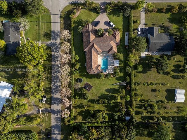 15701 SW 254th St, Homestead, FL 33031