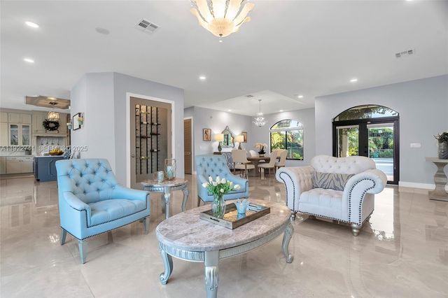 15701 SW 254th St, Homestead, FL 33031