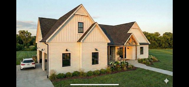 52 Round Farm Rd, Rehoboth, MA 02769