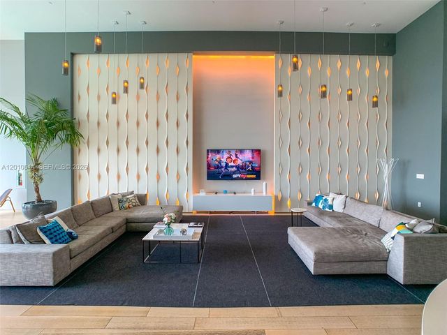 460 NE 28th St 2405, Miami, FL 33137