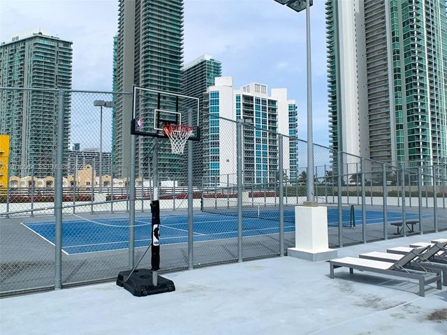 460 NE 28th St 2405, Miami, FL 33137