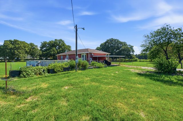 139 Private Road 4902, Azle, TX 76020
