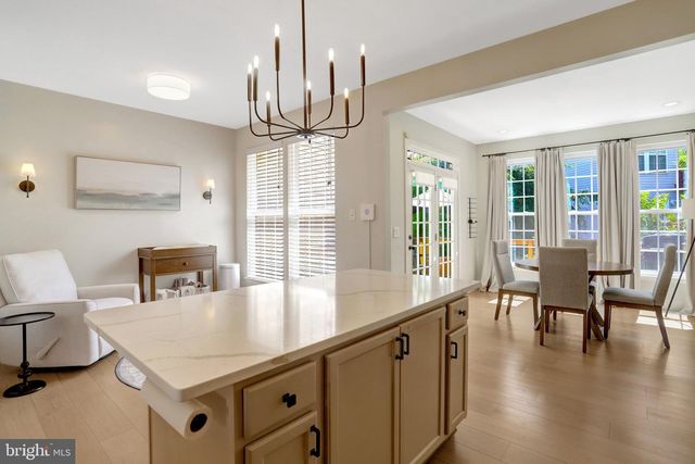 7837 DOGUE INDIAN CIR, Lorton, VA 22079