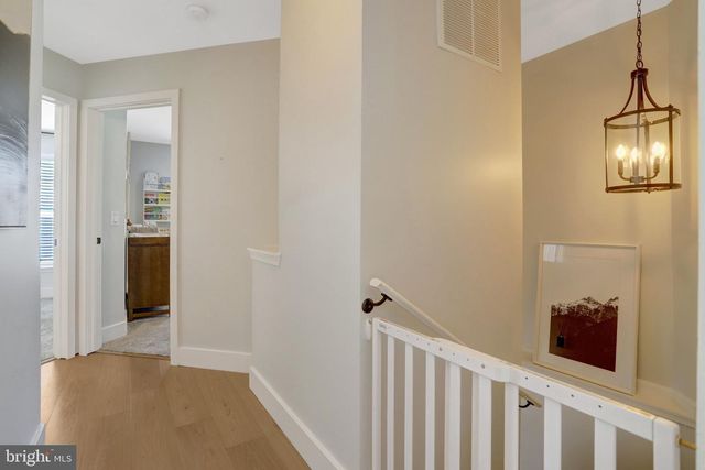 7837 DOGUE INDIAN CIR, Lorton, VA 22079