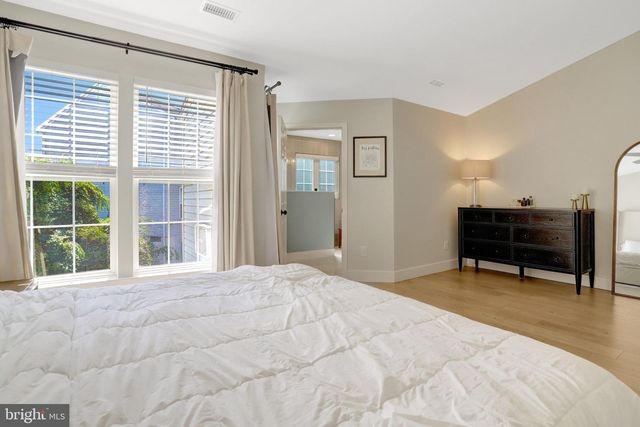 7837 DOGUE INDIAN CIR, Lorton, VA 22079