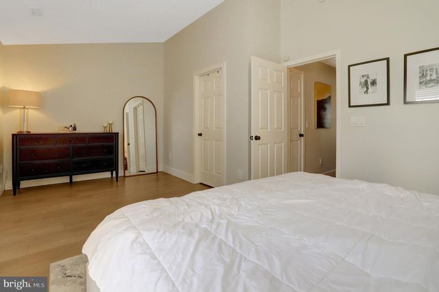 7837 DOGUE INDIAN CIR, Lorton, VA 22079