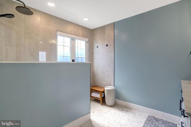 7837 DOGUE INDIAN CIR, Lorton, VA 22079