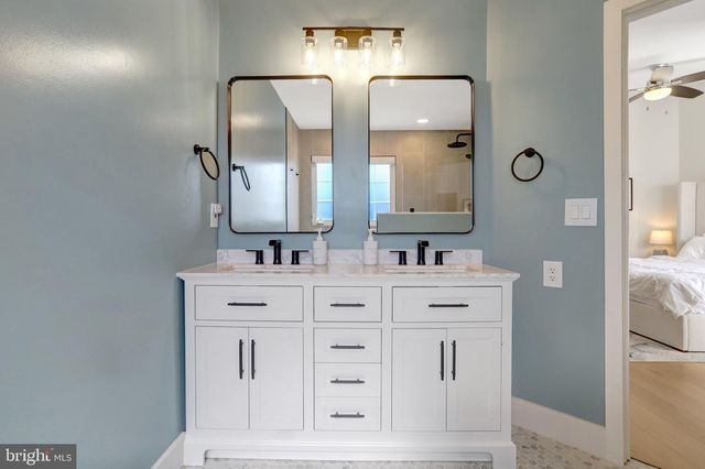 7837 DOGUE INDIAN CIR, Lorton, VA 22079