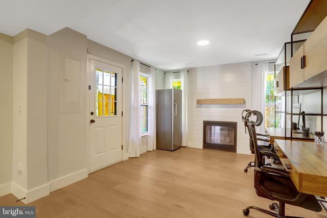 7837 DOGUE INDIAN CIR, Lorton, VA 22079