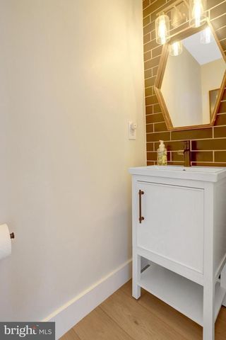 7837 DOGUE INDIAN CIR, Lorton, VA 22079