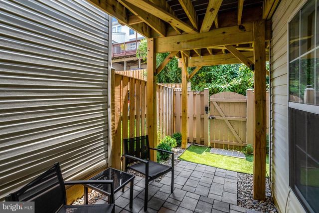 7837 DOGUE INDIAN CIR, Lorton, VA 22079