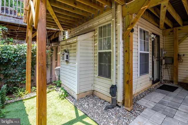 7837 DOGUE INDIAN CIR, Lorton, VA 22079
